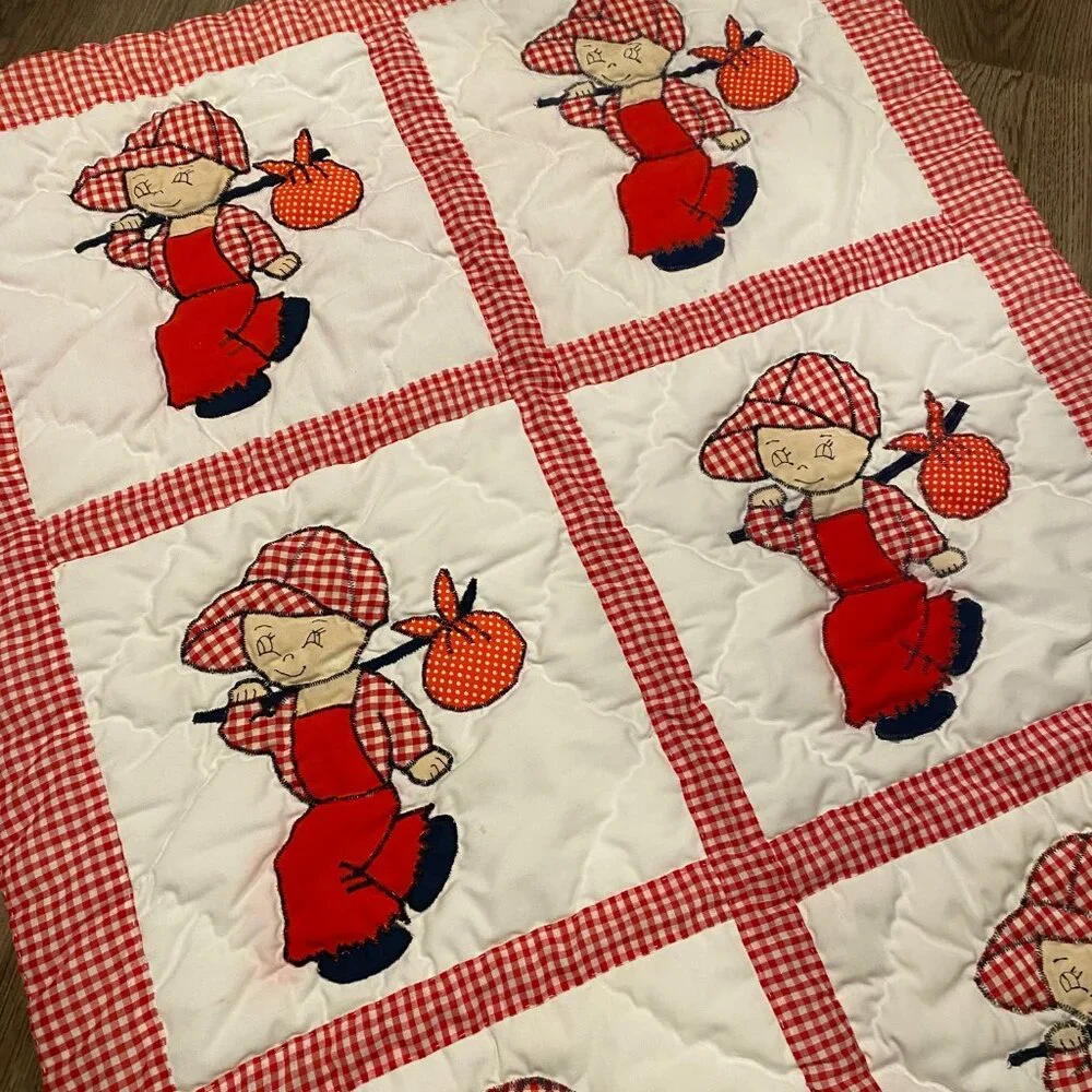 Vintage‎ Handmade Baby Quilt 50